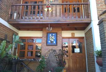 Posada de Los Reyes allows 18 year olds to book a room