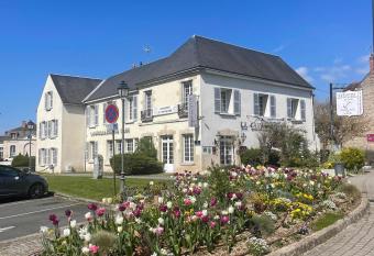 H  tel La Capitainerie allows 18 year olds to book a room