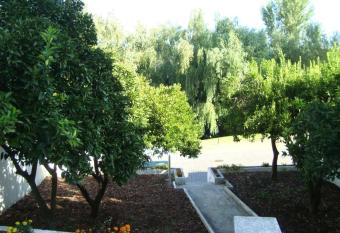 Casinha do Tejo allows 18 year olds to book a room