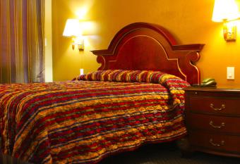 Redondo Beach Inn-Lax allows 18 year olds to book a room