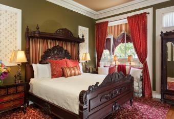 The Queen Victoria has Balcony rooms