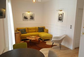 123 Sadi Carnot, class   2   toiles allows 18 year olds to book a room