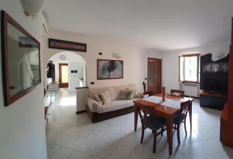 C   du Punte allows 18 year olds to book a room