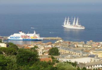 Charmantes chambres 792 Route Inf  rieure de Cardo has Balcony rooms