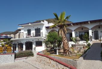La Casona Azul Bed n Breakfast allows 18 year olds to book a room