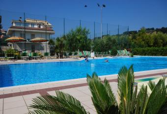 Villaggio Verde Cupra has Balcony rooms