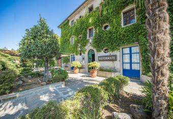 Relais Oroscopo allows 18 year olds to book a room