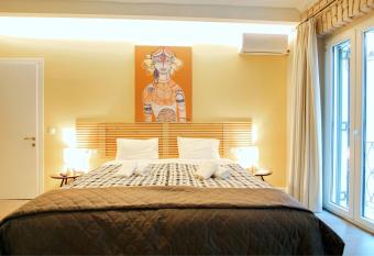 Cheerful apartment in the heart of Corfu Old Town has Balcony rooms