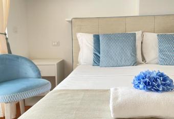 B&B Home Flowers Milano has Balcony rooms