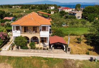 Philoxenia Hotel has Balcony rooms