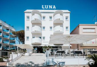 Hotel Luna has Balcony rooms