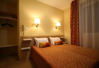 H  tel Atlantic allows 18 year olds to book a room