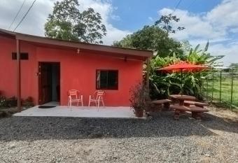 Pura Vida Aparment - Downtown La Fortuna allows 18 year olds to book a room