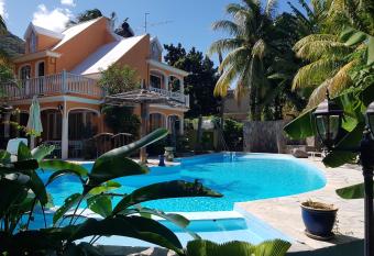 The Tourelle of Paradise with Big Heated Private Pool May-Aug allows 18 year olds to book a room