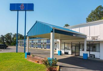 Motel 6 Cleveland. Tn allows 18 year olds to book a room