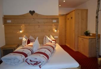 H  uslerhof has Balcony rooms