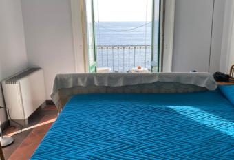 Casa del Nespolo sul Mare, Santa Maria la Scala has Balcony rooms