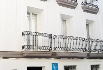 Jerez Suites has Balcony rooms