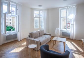 Rezidence Rumunsk   allows 18 year olds to book a room