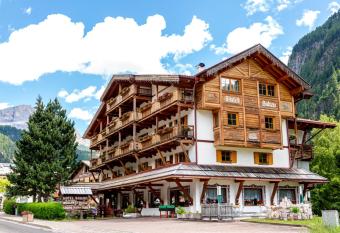 Hotel Salvan has Balcony rooms