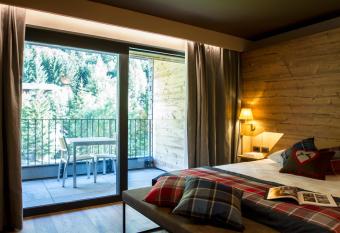 Hotel La Vetta has Balcony rooms