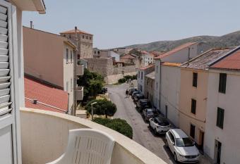 Apartments Golija in center of Pag has Balcony rooms