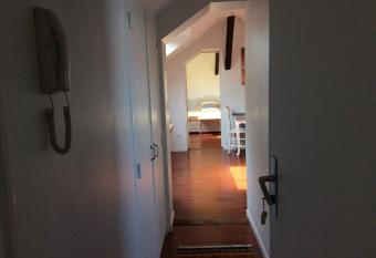 Le Massilia comble allows 18 year olds to book a room