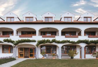 Hotel M  rbischerhof has Balcony rooms