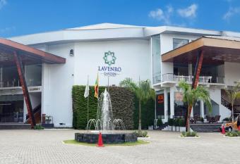 Lavenro Garden has Smoking/Balcony rooms