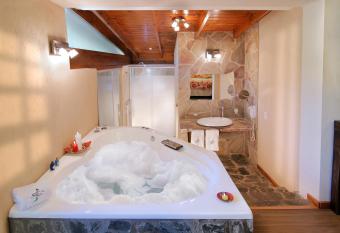 Posada del Sauce allows 18 year olds to book a room