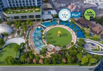 Grande Centre Point Pattaya has Balcony rooms