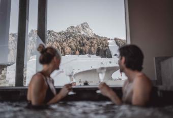 Hotel Continental allows 18 year olds to book a room