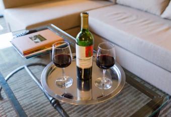     Gorgeous 1 BD Apt, Million $ View on Golf Course     has Balcony rooms