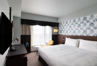 Four Points by Sheraton Nagoya, Chubu International Airport has rooms with a private hot tub