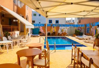 H  tel Auberge du Littoral has Smoking/Balcony rooms