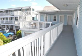 South Wind Apartments has Balcony rooms
