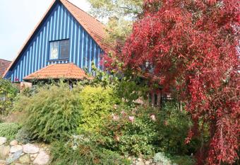 Blaues Haus allows 18 year olds to book a room