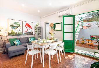 CASA FLAMINGO has Balcony rooms