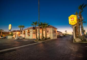 National 9 Inn allows 18 year olds to book a room