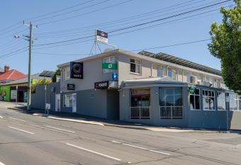 Marquis Hotel Motel allows 18 year olds to book a room