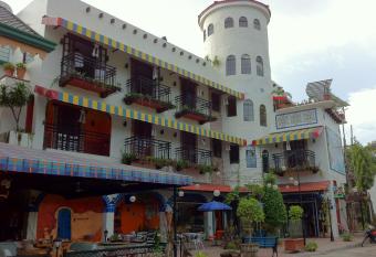 Florentina Homes has Balcony rooms