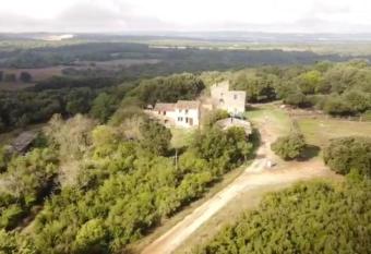 Studio Gard calme et nature has Balcony rooms