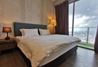 Mykey Silverscape B-39-06 Melaka City has rooms with a private hot tub