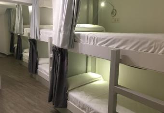 Hostel Txalupa Getaria allows 18 year olds to book a room