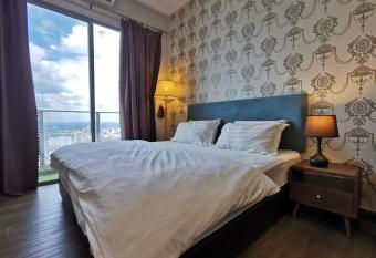 Mykey Silverscape B-39-07 Melaka City has rooms with a private hot tub