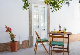 Casa dos Av  s has Balcony rooms