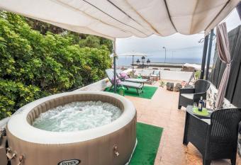 Casa Amparo has Balcony rooms