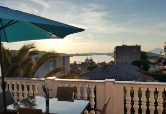 Apartments Jovic has Balcony rooms