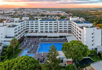 Albufeira Sol Hotel & Spa allows 18 year olds to book a room