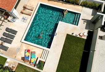 Linc Rooms & Apartments has Balcony rooms